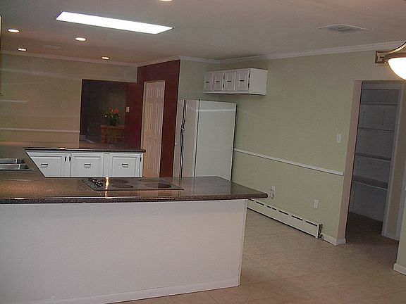 2nd image of 3728 Iona Ave