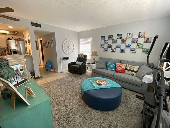 3rd image of 3142 Sir Hamilton Cir #6