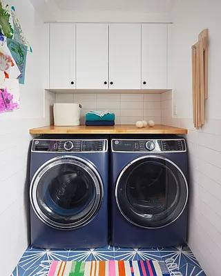 Sold by Compass | media 14