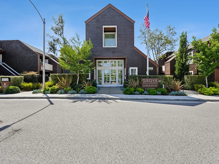 Grove Apartments — Photo 43