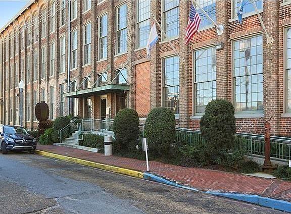 2nd image of 920 Poeyfarre St APT 221
