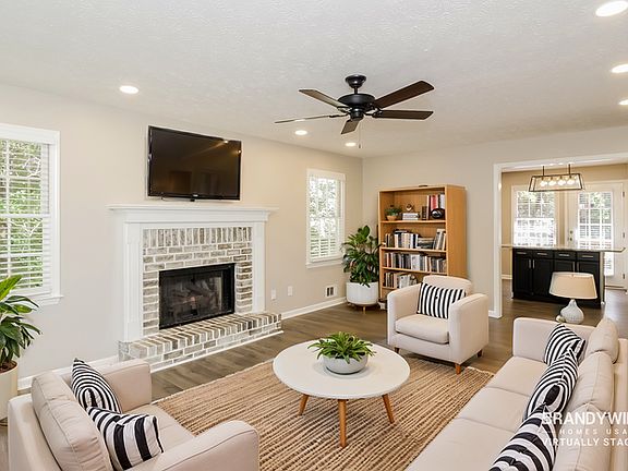 4th image of 12 Sherwood Forest Dr
