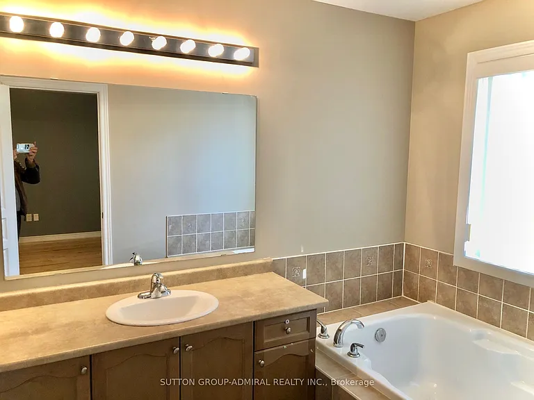 4 Stookes Cres — Photo 18