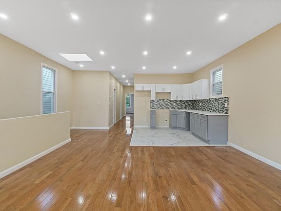 2nd image of 2500 Mickle Ave #2