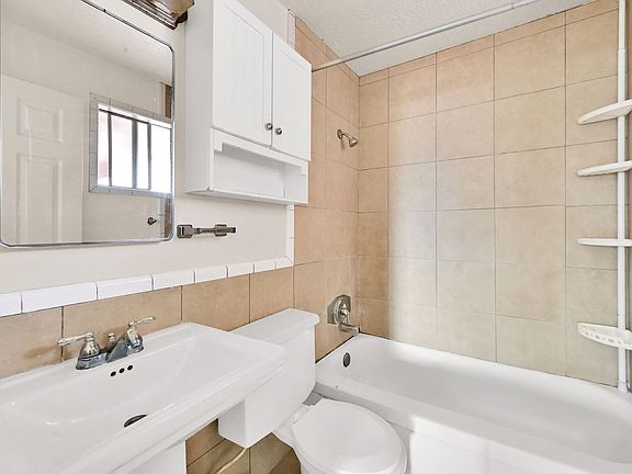 3rd image of 3080 Eccles Ave APT 7