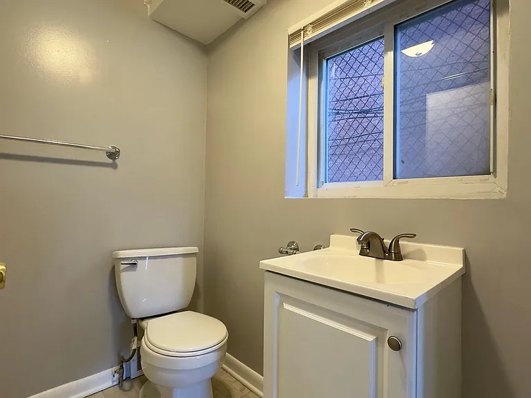 For Rent: Historic Charm at 2300 Eutaw Place Your Urban Retreat Awaits! — Photo 8