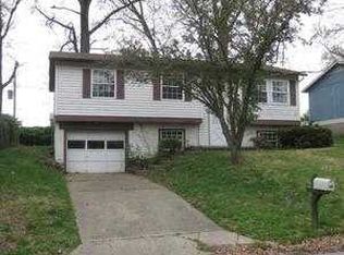 241 Admiral Dr, Godfrey, IL 62035