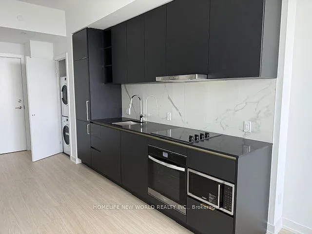 8 Wellesley St W #5802 — Photo 13