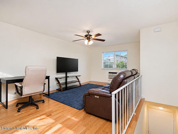 4th image of 3745 Amboy Rd APT 18B