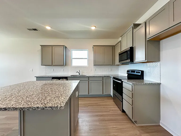 4187 Lively St — Photo 4