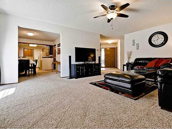 5th image of 20 Scarborough Ln