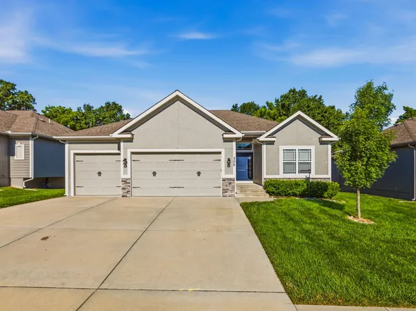 206 N Marimack Dr, Kearney, MO 64060