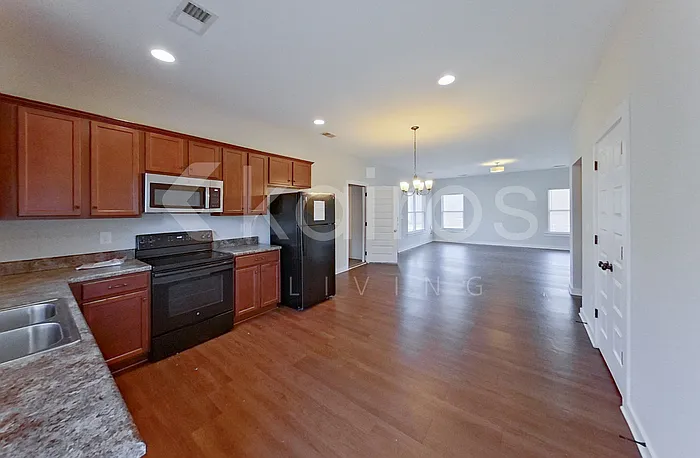 4 bed, 2.0 bath, 1802 sqft, $1,755 — Photo 3