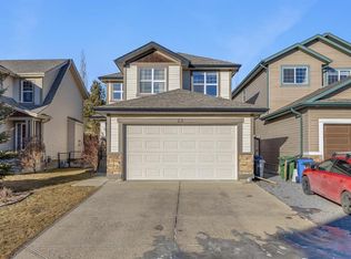 29 S Sunset Close, Cochrane, AB T4C 0B3