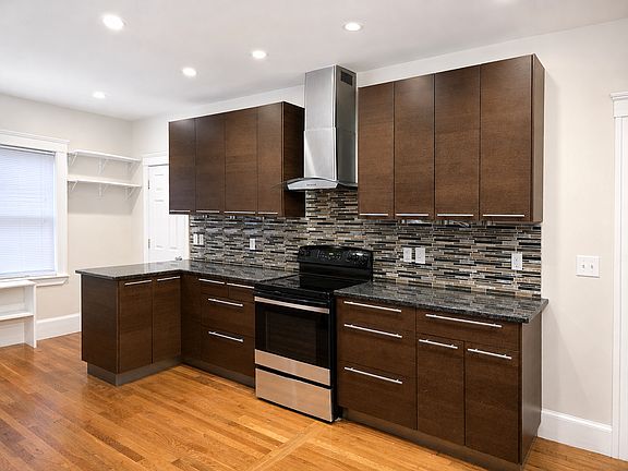 5th image of 13 Boscobel St