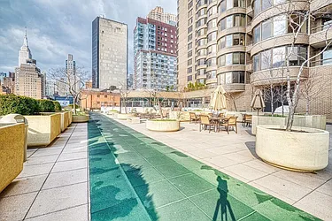 Rented by R New York