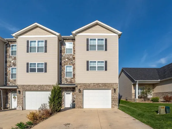 205 Red Oak Ln, Morgantown, WV 26501