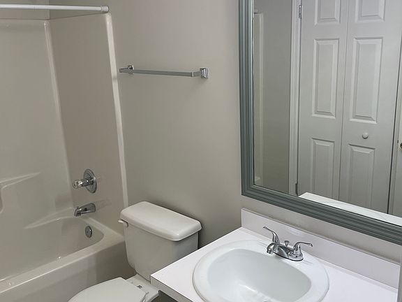 3rd image of 212 Tilting Rock Dr