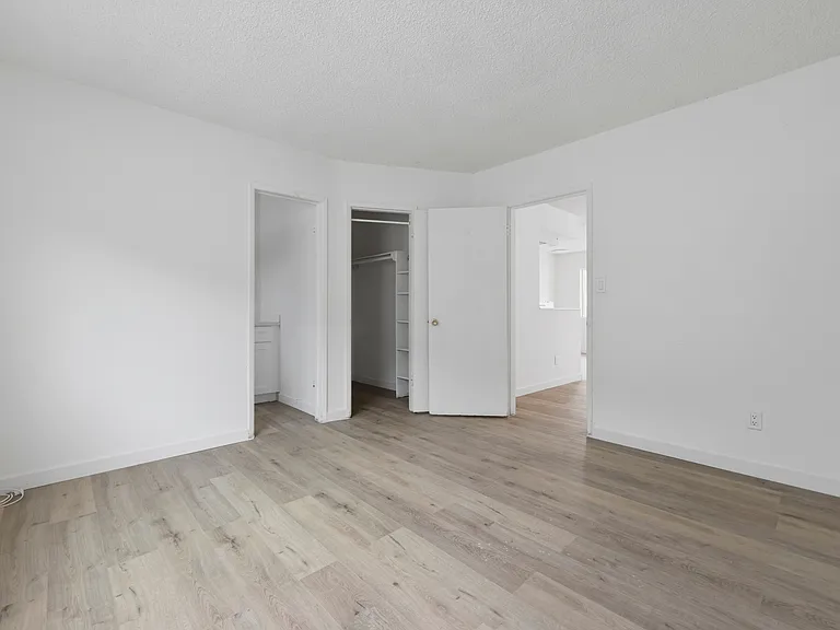 3877 Menlo Ave #1 — Photo 11