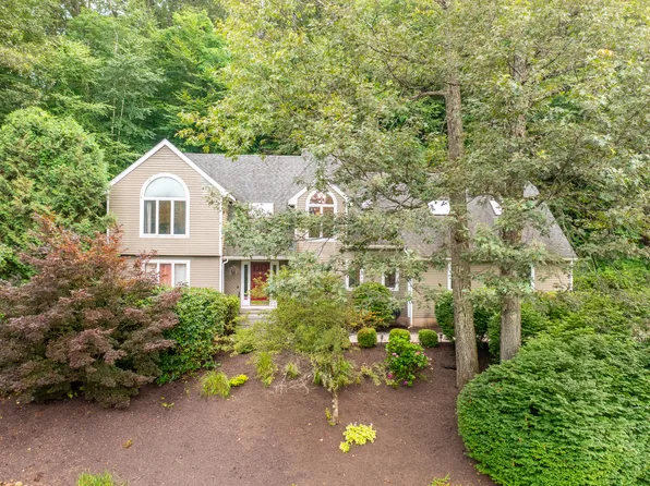 27 Oakridge, Farmington, CT 06085