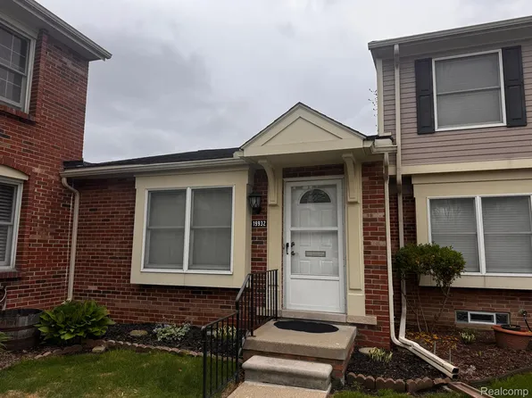 19932 N Great Oaks Cir, Clinton Township, MI 48036