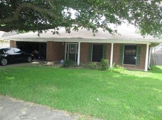 913 Walnut Dr, Morgan City, LA 70380