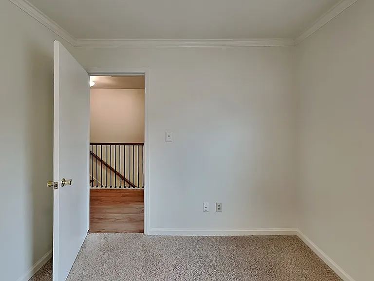 4418 Englewood Rd — Photo 16
