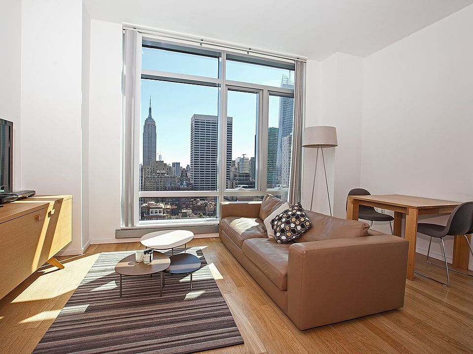 1st image of 18 W 48th St APT 32D