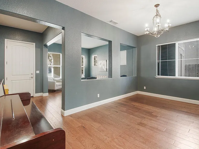 4352 Middlefield Dr — Photo 8