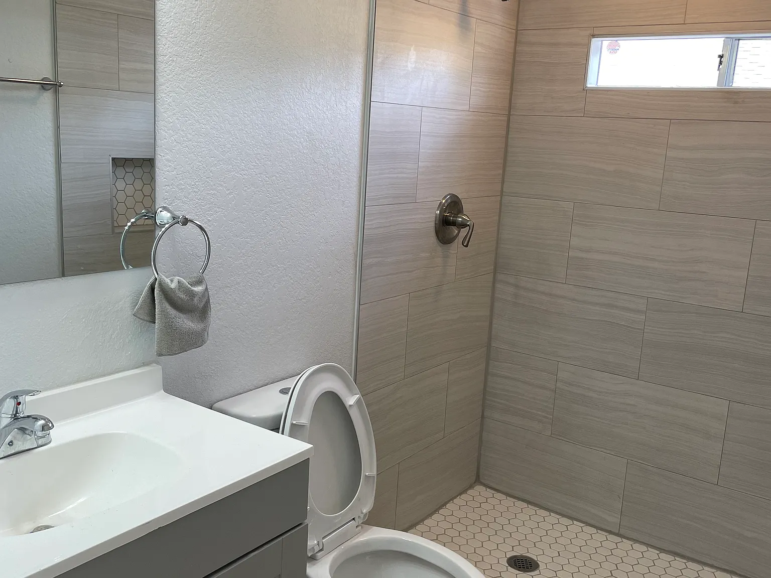 3 bed, 1.5 bath, 864 sqft, $1,500 — Photo 4