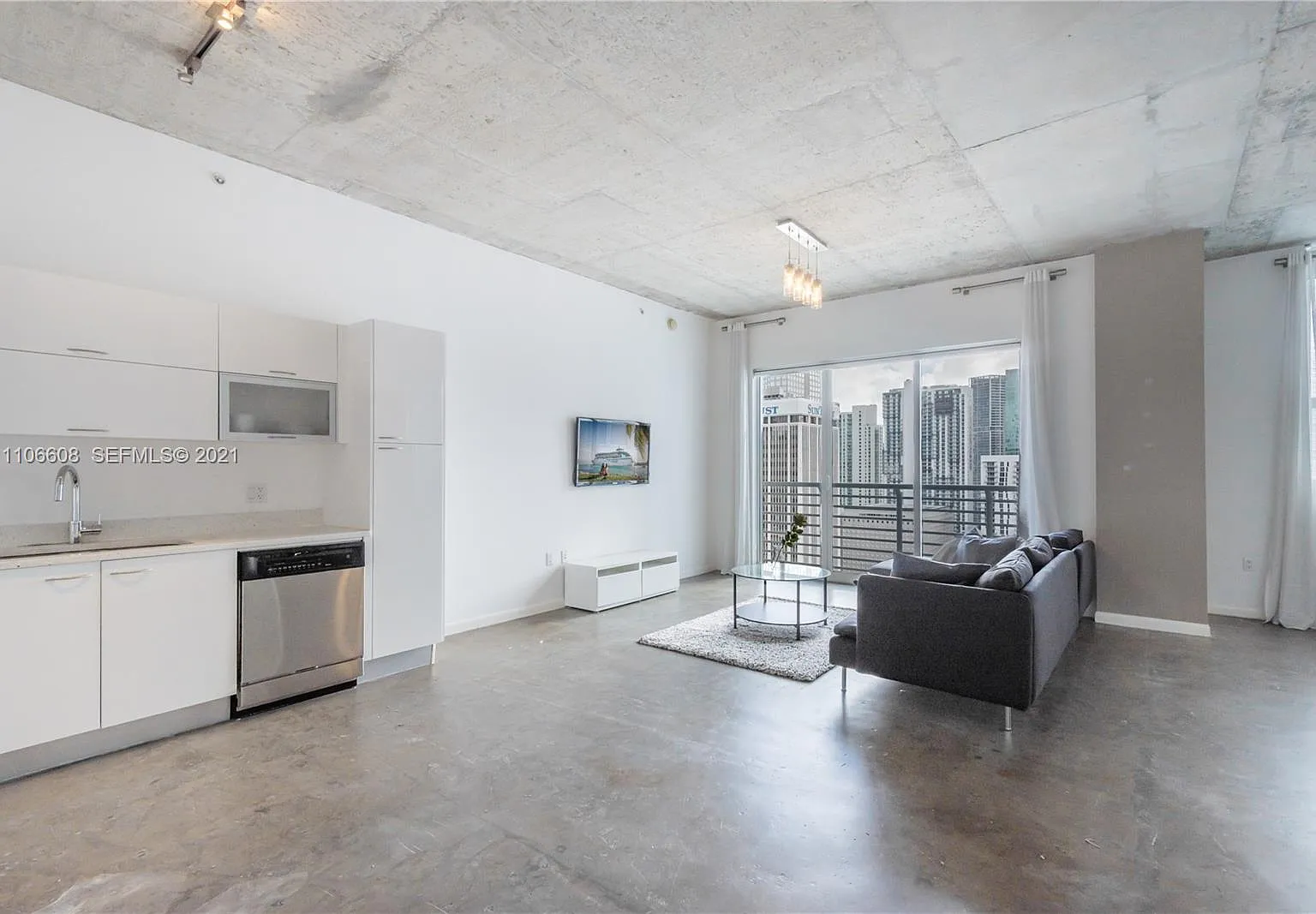 1 bed, 667 sqft, $2,300 — Photo 3