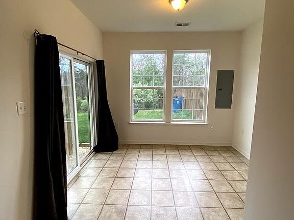 3rd image of 120 Woodman Ct