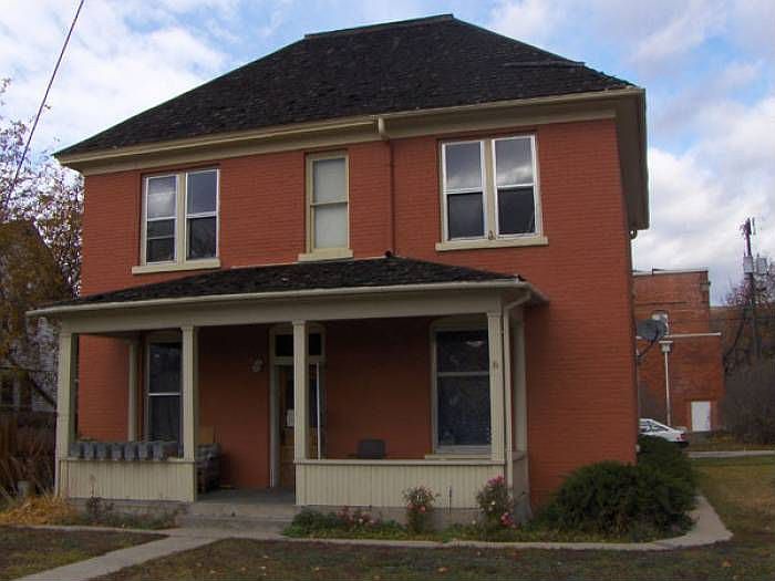 1st image of 404 W Alder St