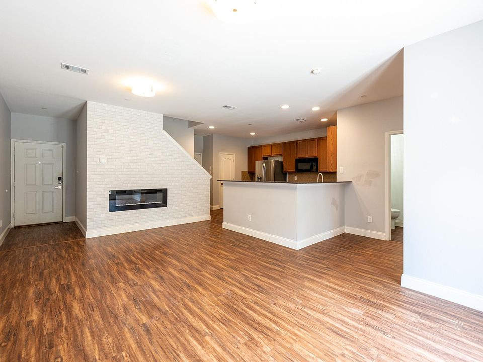1st image of 6376 Hill Creek Dr