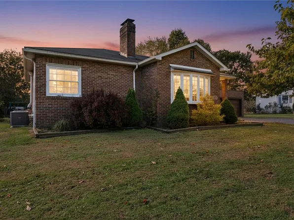 208 Country Club Hts, Butler, PA 16002