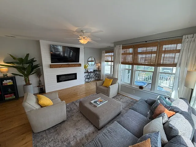 4 bed, 1900 sqft, $6,500 — Photo 2