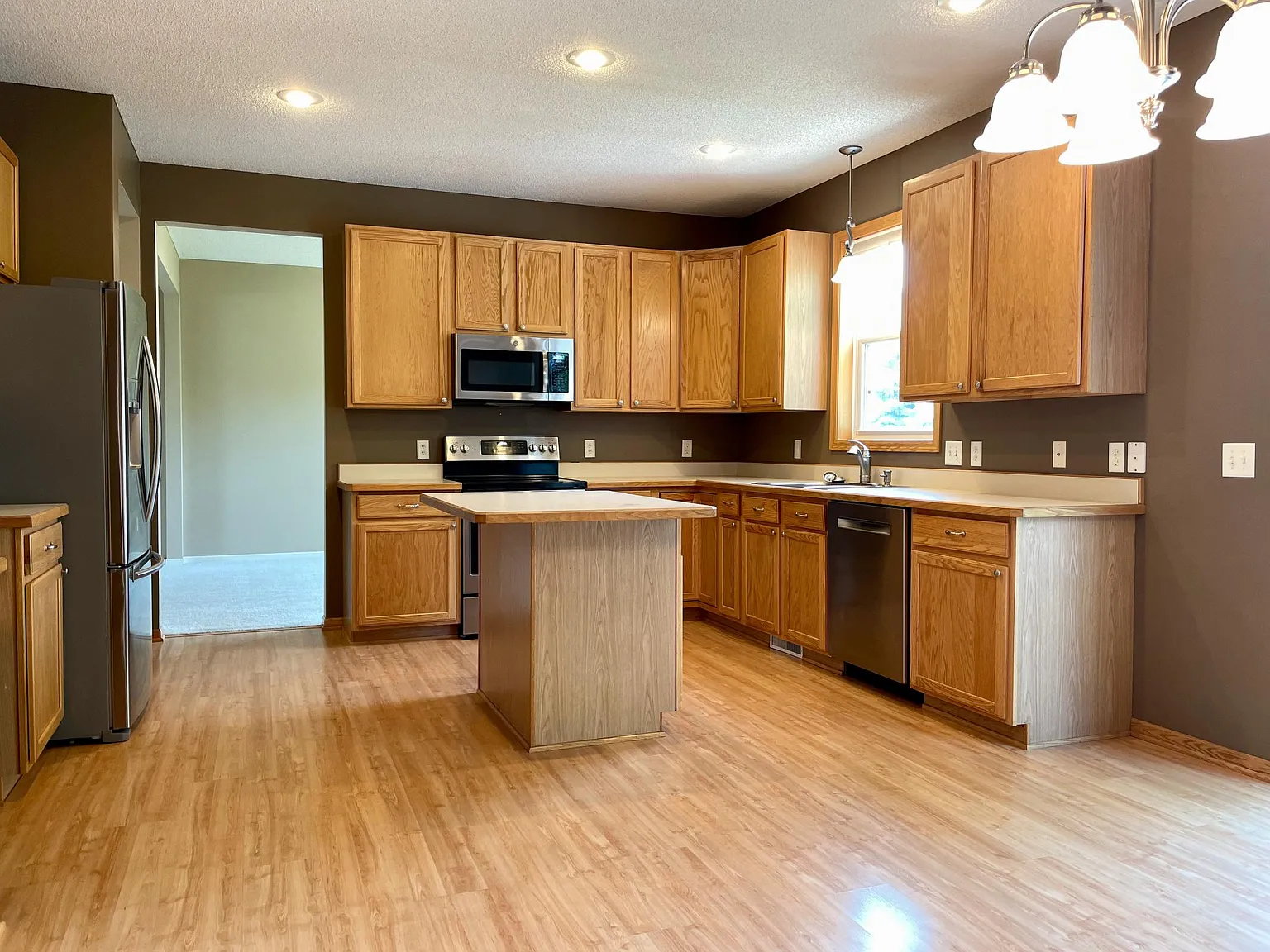 6765 Greenbriar Curv — Photo 3