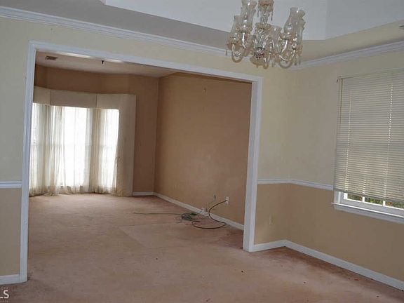4th image of 2790 Oak Meadow Dr