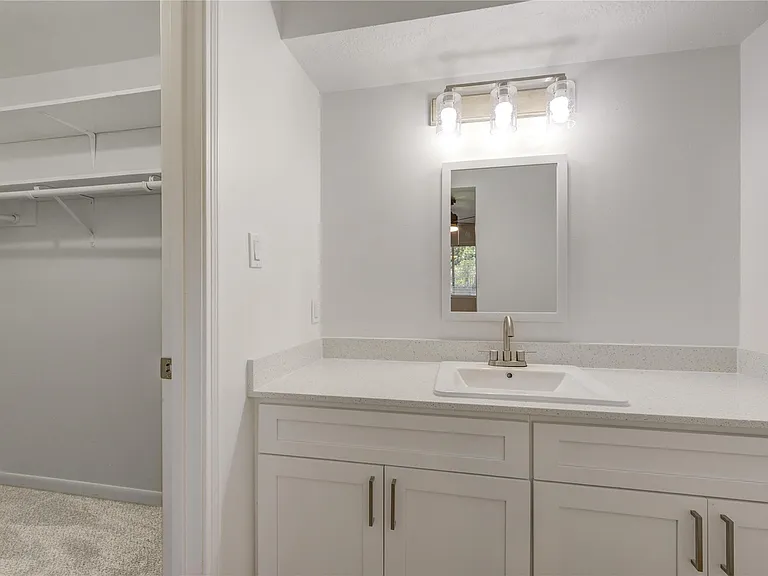 22323 Indian Ridge Dr — Photo 8