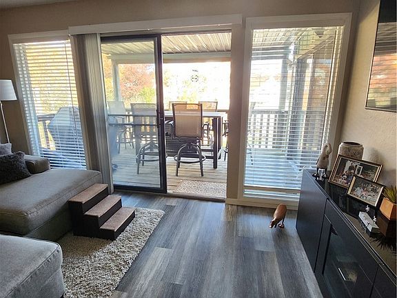 3rd image of 21 Southwood Shores Pl #3A