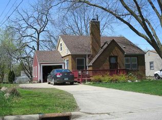 128 S Hackett Rd, Waterloo, IA 50701