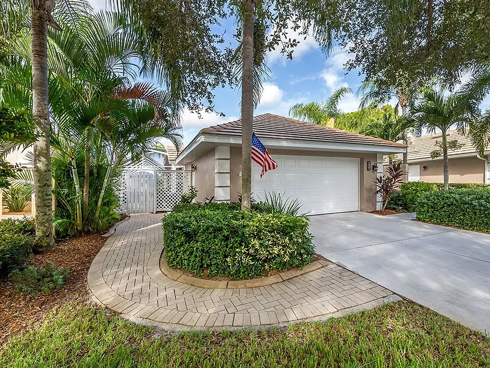 540 Clubside Cir
