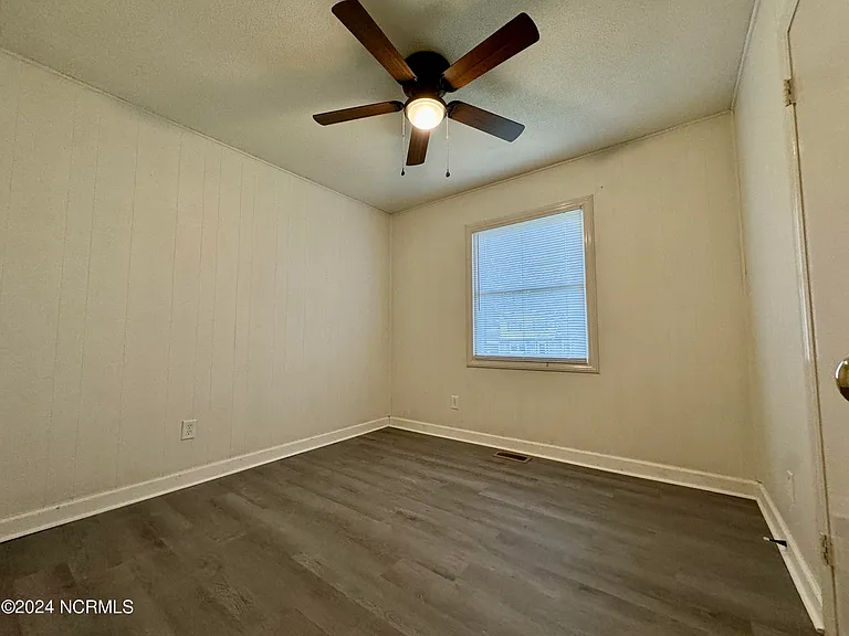 219 Stratford Rd — Photo 13