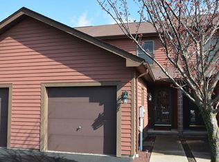 92 Broxbourne Dr, Fairport, NY 14450
