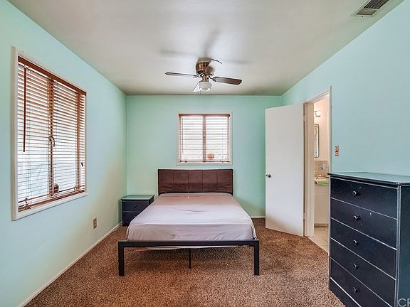 4th image of 3419 Acacia Ave