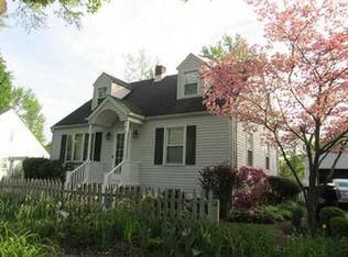 360 Washington Pl, North Brunswick, NJ 08902