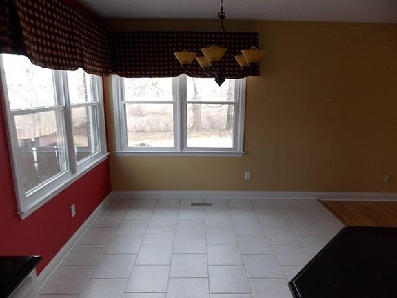 4th image of 811 Isaac Shelby Cir E
