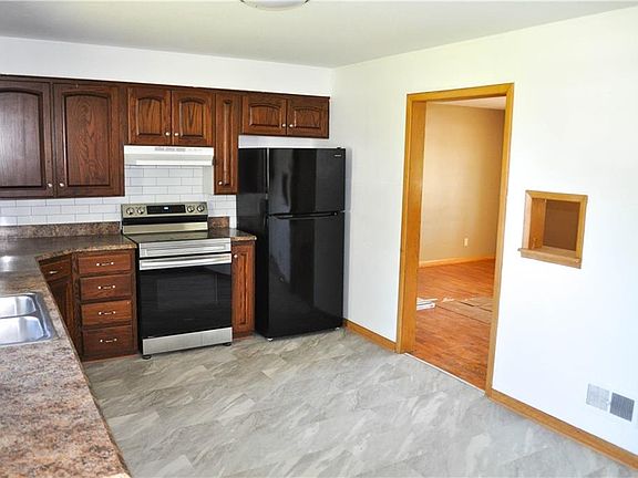 4th image of 304 W Vermont St