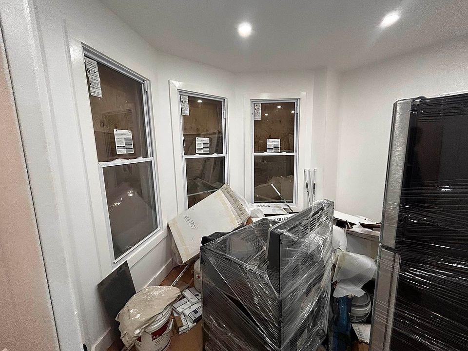 2nd image of 902 Faile St #1F