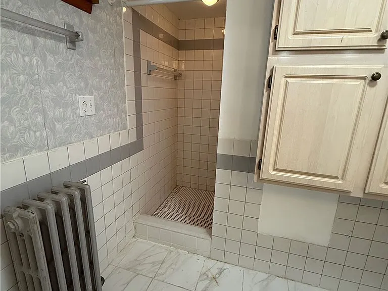 437 Springville Ave — Photo 31